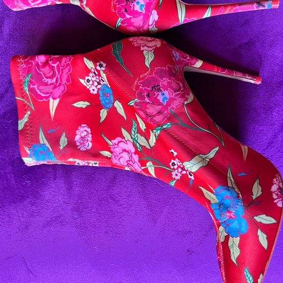 Aldo red floral boots - Picture 7 of 15